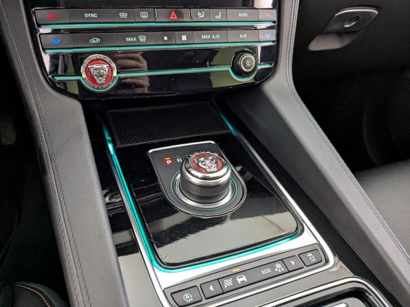 Jaguar F-Pace I с пробегом 2020 года, цена 3 850 000 рублей, 70693 км, внедорожник, Автокод Объявления