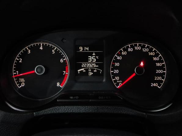 Volkswagen Polo V с пробегом 2015 года, цена 690 000 рублей, 223926 км, седан, Автокод Объявления