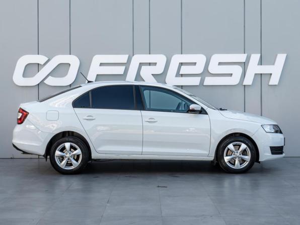 Skoda Rapid I Рестайлинг с пробегом 2018 года, цена 1 045 000 рублей, 247489 км, лифтбек, Автокод Объявления
