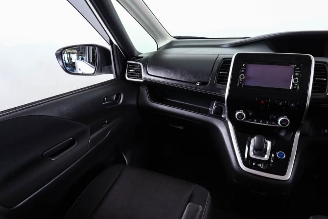 Nissan Serena V (C27) с пробегом 2018 года, цена 2 249 000 рублей, 101300 км, минивэн, Автокод Объявления