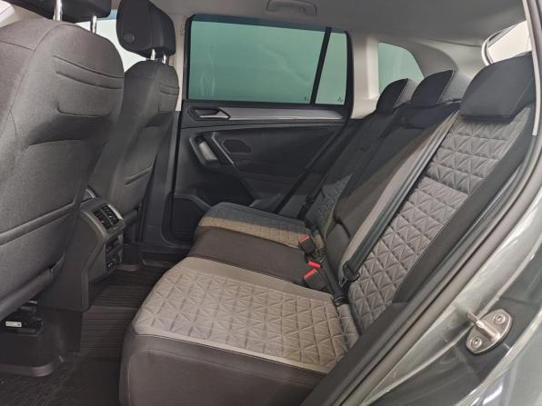 Volkswagen Tiguan II Рестайлинг с пробегом 2021 года, цена 3 190 000 рублей, 29763 км, внедорожник, Автокод Объявления