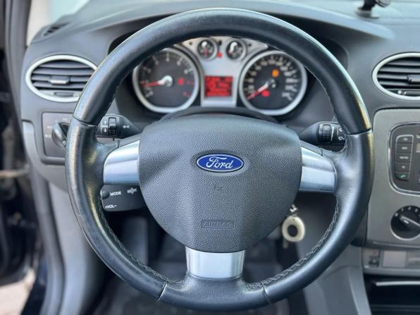Ford Focus II Рестайлинг с пробегом 2010 года, цена 649 000 рублей, 221251 км, седан, Автокод Объявления
