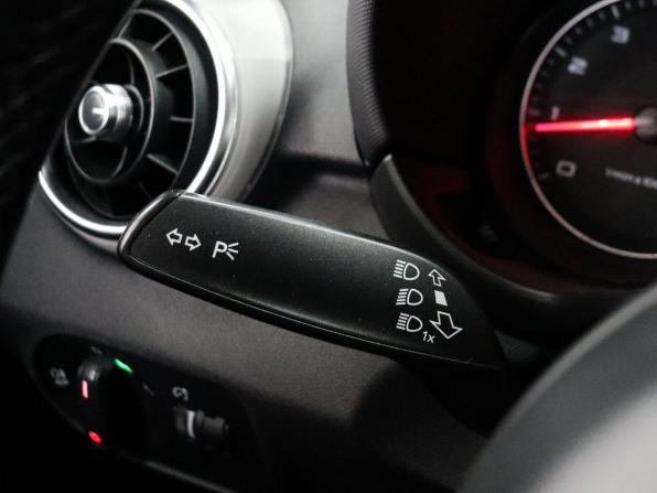 Audi A1 I (8X) с пробегом 2011 года, цена 929 000 рублей, 158303 км, хэтчбек, Автокод Объявления