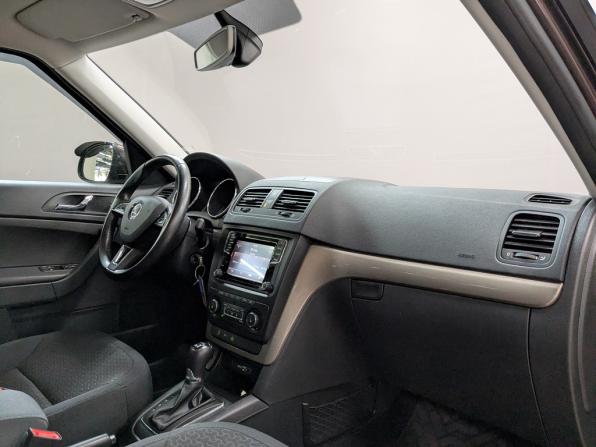 Skoda Yeti I Рестайлинг с пробегом 2016 года, цена 1 685 000 рублей, 56615 км, внедорожник, Автокод Объявления