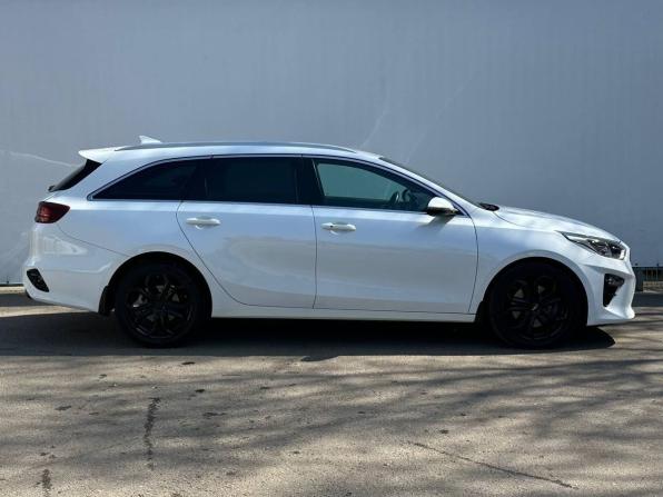 Kia Ceed III Рестайлинг с пробегом 2022 года, цена 2 600 000 рублей, 18788 км, универсал, Автокод Объявления