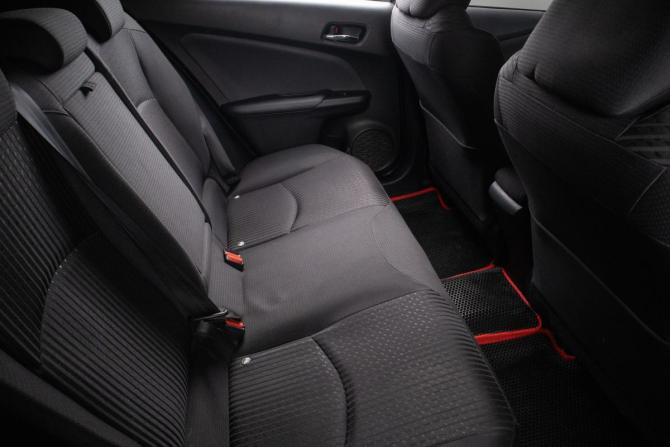 Toyota Prius IV (XW50) с пробегом 2016 года, цена 1 929 000 рублей, 134637 км, лифтбек, Автокод Объявления