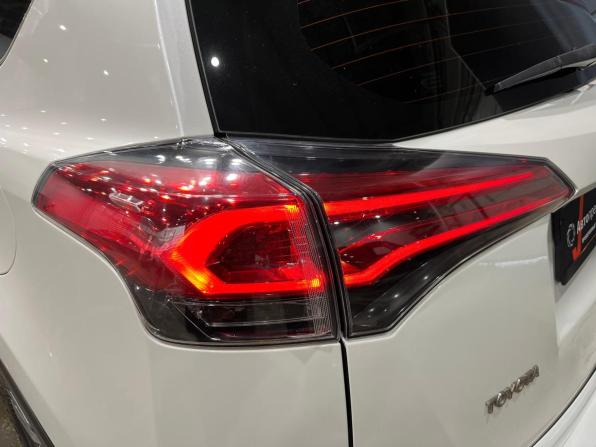 Toyota RAV4 IV (XA40) Рестайлинг с пробегом 2017 года, цена 2 370 000 рублей, 96785 км, внедорожник, Автокод Объявления
