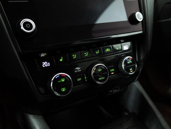 Skoda Octavia III (A7) Рестайлинг с пробегом 2017 года, цена 1 649 585 рублей, 169477 км, лифтбек, Автокод Объявления