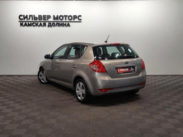 Kia Ceed II с пробегом 2012 года, цена 840 000 рублей, 246123 км, хэтчбек, Автокод Объявления