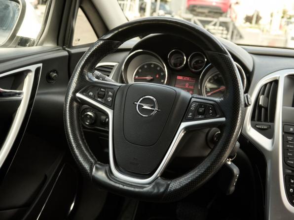 Opel Astra J Рестайлинг с пробегом 2012 года, цена 792 000 рублей, 153525 км, хэтчбек, Автокод Объявления