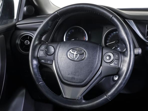 Toyota Corolla XI (E160 E170 E180) Рестайлинг 1 с пробегом 2018 года, цена 1 650 000 рублей, 108919 км, седан, Автокод Объявления
