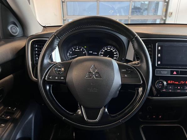 Mitsubishi Outlander III Рестайлинг 3 с пробегом 2018 года, цена 2 090 000 рублей, 95767 км, внедорожник, Автокод Объявления