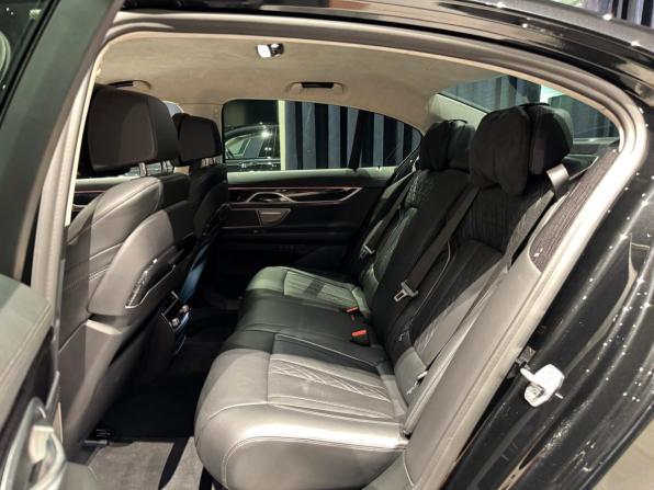 BMW 7 серии VI (G11/G12) Рестайлинг с пробегом 2019 года, цена 7 250 000 рублей, 103208 км, седан, Автокод Объявления