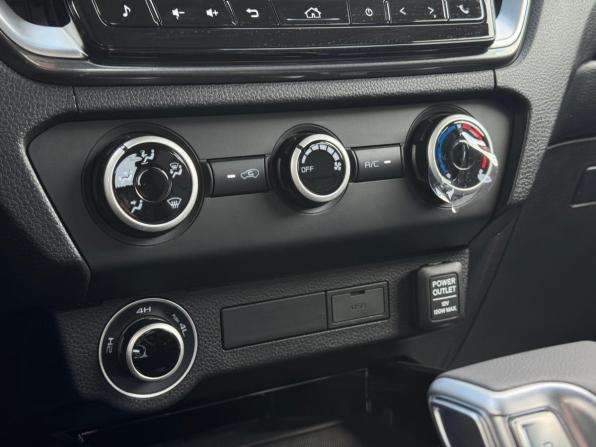 Isuzu D-Max III с пробегом 2026 года, цена 4 400 000 рублей, 10 км, пикап, Автокод Объявления