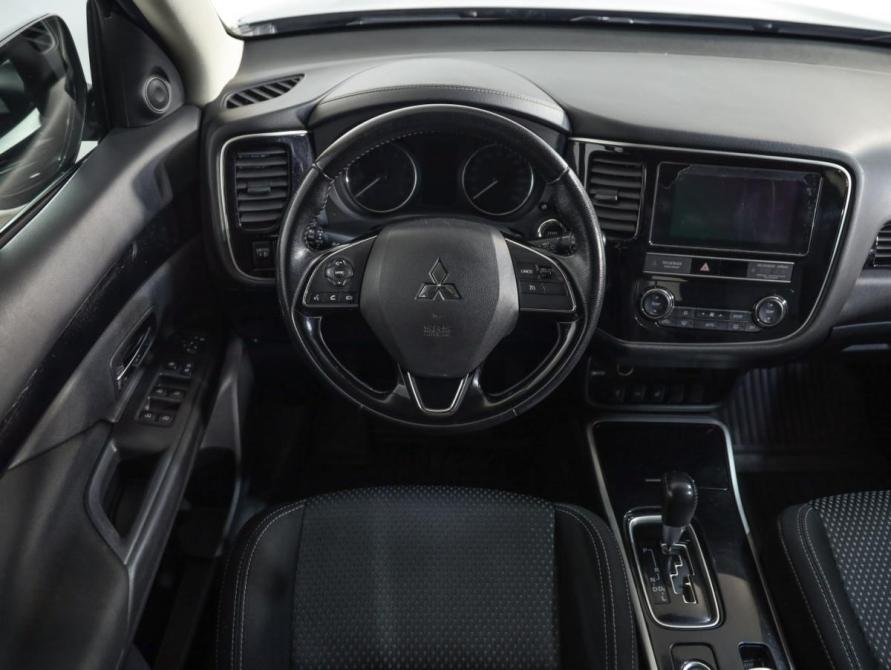 Mitsubishi Outlander III Рестайлинг 3 Санкт-Петербург  - изображение 11