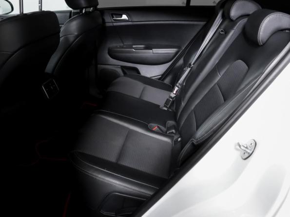 Kia Sportage IV Рестайлинг с пробегом 2019 года, цена 2 390 000 рублей, 73414 км, внедорожник, Автокод Объявления