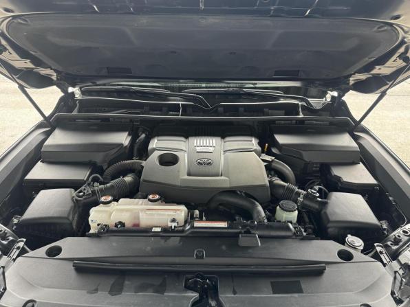 Toyota Land Cruiser 300 Series с пробегом 2025 года, цена 14 550 000 рублей, 9331 км, внедорожник, Автокод Объявления