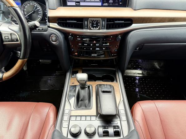 Lexus LX III Рестайлинг 2 с пробегом 2016 года, цена 7 775 000 рублей, 167311 км, внедорожник, Автокод Объявления