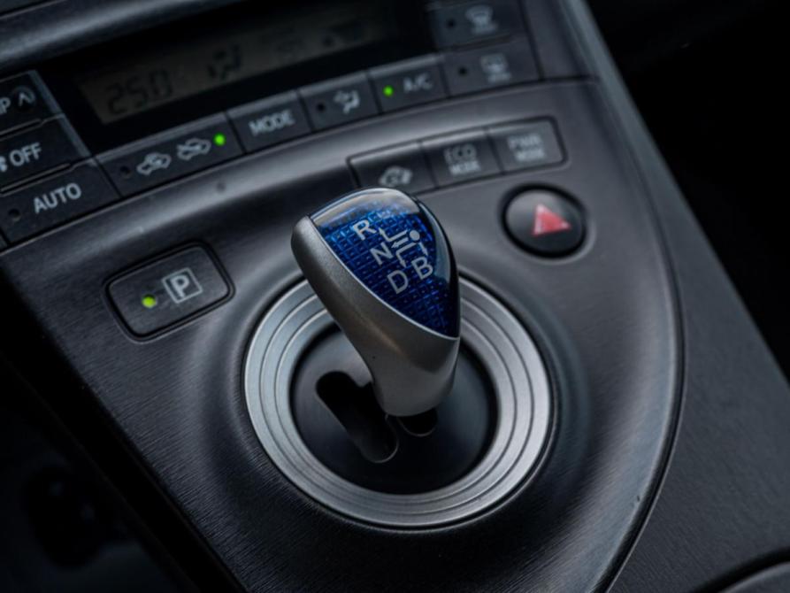 Toyota Prius III (XW30) Санкт-Петербург  - изображение 9