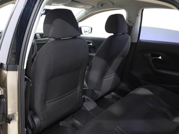 Volkswagen Polo V Рестайлинг с пробегом 2016 года, цена 1 099 750 рублей, 125575 км, седан, Автокод Объявления