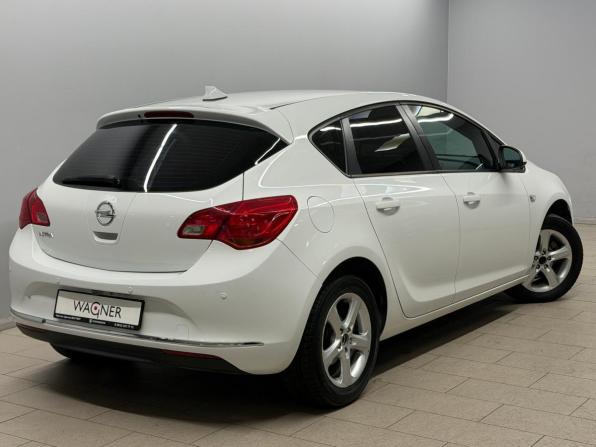 Opel Astra J Рестайлинг с пробегом 2014 года, цена 699 000 рублей, 160270 км, хэтчбек, Автокод Объявления