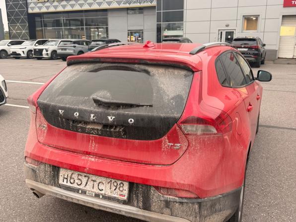 Volvo V40 Cross Country I с пробегом 2015 года, цена 1 300 000 рублей, 177000 км, хэтчбек, Автокод Объявления