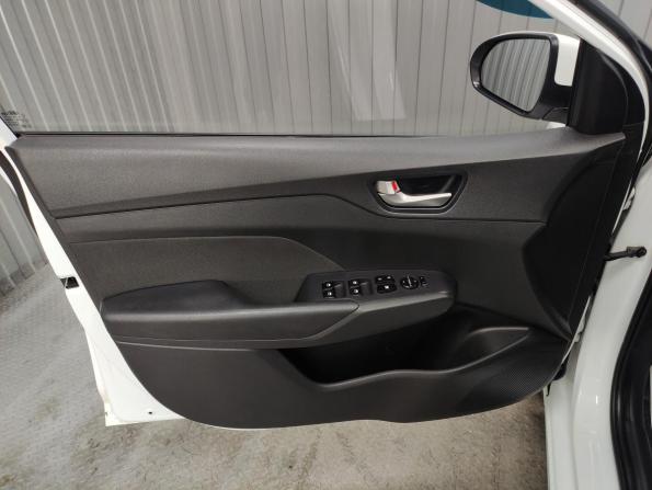 Hyundai Solaris II с пробегом 2017 года, цена 1 036 000 рублей, 139241 км, седан, Автокод Объявления