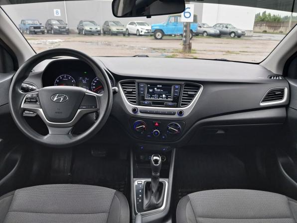 Hyundai Solaris II с пробегом 2017 года, цена 1 080 000 рублей, 147240 км, седан, Автокод Объявления
