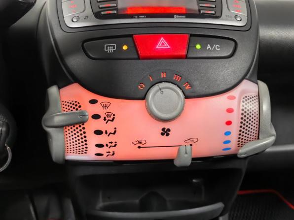 Peugeot 107 I Рестайлинг 2 с пробегом 2012 года, цена 483 000 рублей, 100054 км, хэтчбек, Автокод Объявления