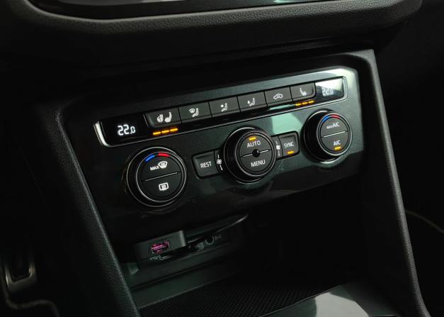 Volkswagen Tiguan II с пробегом 2019 года, цена 2 189 000 рублей, 137811 км, внедорожник, Автокод Объявления