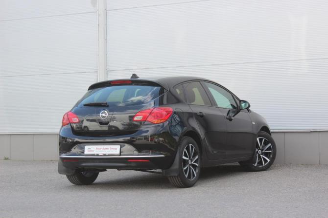 Opel Astra J Рестайлинг с пробегом 2013 года, цена 697 000 рублей, 242913 км, хэтчбек, Автокод Объявления