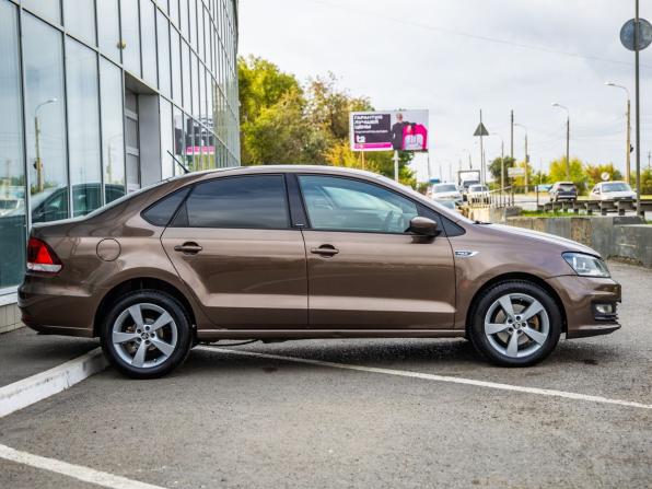 Volkswagen Polo V Рестайлинг с пробегом 2016 года, цена 1 248 000 рублей, 121842 км, седан, Автокод Объявления