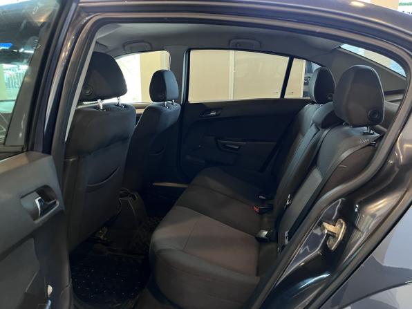 Opel Astra H Рестайлинг с пробегом 2008 года, цена 341 000 рублей, 228676 км, седан, Автокод Объявления