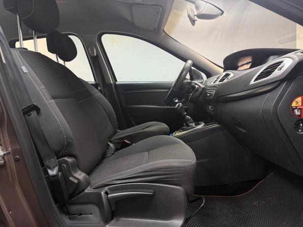 Renault Scenic III с пробегом 2010 года, цена 745 000 рублей, 206780 км, компактвэн, Автокод Объявления