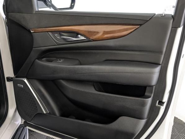 Cadillac Escalade IV с пробегом 2016 года, цена 4 125 000 рублей, 123601 км, внедорожник, Автокод Объявления