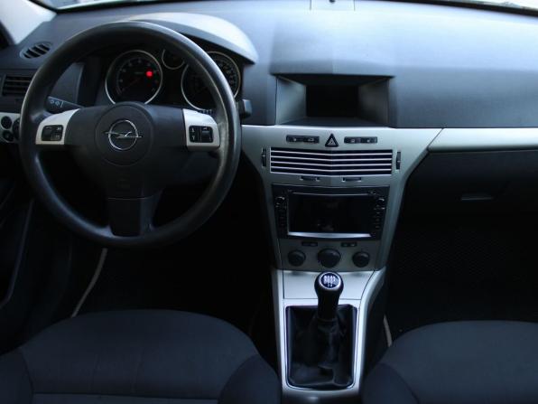 Opel Astra H Рестайлинг с пробегом 2008 года, цена 299 000 рублей, 249884 км, седан, Автокод Объявления