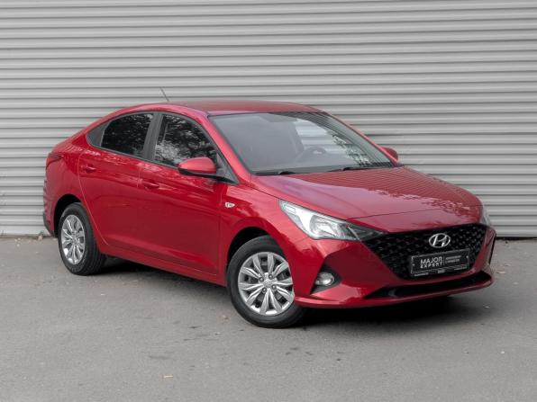Hyundai Solaris II Рестайлинг с пробегом 2022 года, цена 1 680 000 рублей, 55981 км, седан, Автокод Объявления