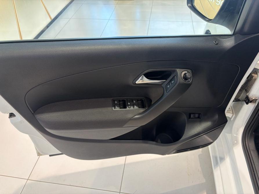 Volkswagen Polo V Рестайлинг Екатеринбург  - изображение 8