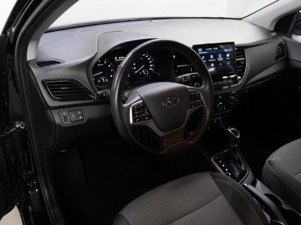 Hyundai Solaris II Рестайлинг с пробегом 2021 года, цена 1 680 000 рублей, 77637 км, седан, Автокод Объявления