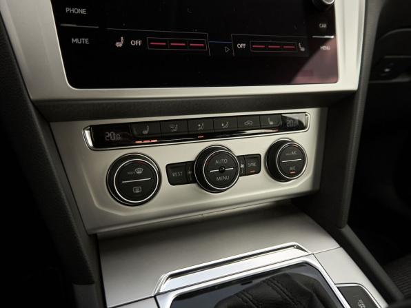 Volkswagen Passat B8 с пробегом 2019 года, цена 2 075 000 рублей, 121278 км, седан, Автокод Объявления