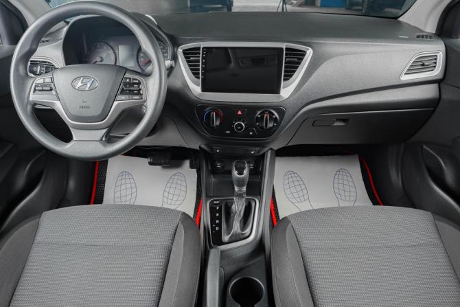 Hyundai Solaris II с пробегом 2019 года, цена 1 259 000 рублей, 190748 км, седан, Автокод Объявления