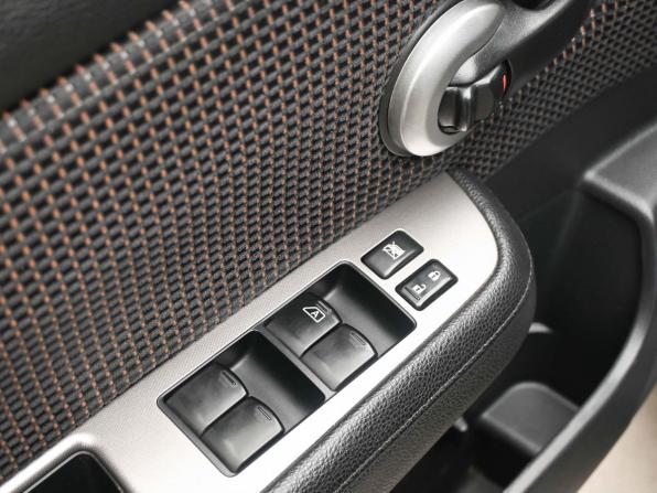 Nissan Tiida I Рестайлинг с пробегом 2010 года, цена 789 000 рублей, 238305 км, хэтчбек, Автокод Объявления
