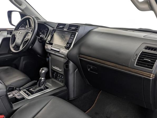 Toyota Land Cruiser Prado 150 Series Рестайлинг 3 с пробегом 2022 года, цена 7 990 000 рублей, 30746 км, внедорожник, Автокод Объявления