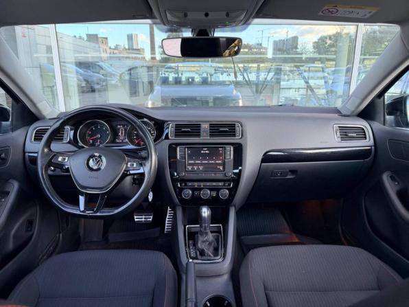 Volkswagen Jetta VI Рестайлинг с пробегом 2018 года, цена 1 348 000 рублей, 105235 км, седан, Автокод Объявления