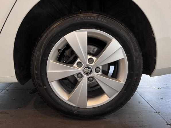 Skoda Octavia IV (A8) с пробегом 2021 года, цена 2 390 000 рублей, 103261 км, лифтбек, Автокод Объявления