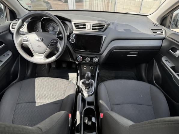Kia Rio III Рестайлинг с пробегом 2017 года, цена 1 090 000 рублей, 102535 км, хэтчбек, Автокод Объявления