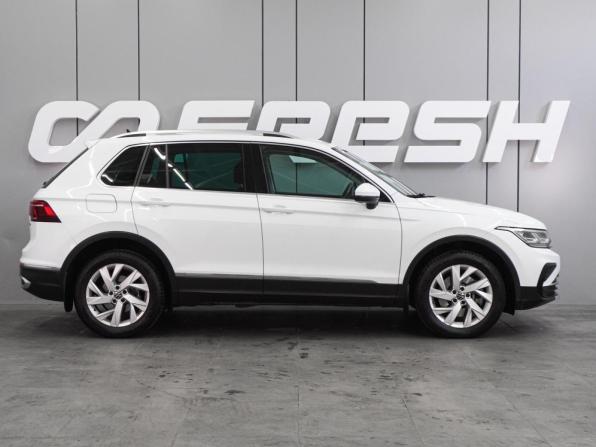 Volkswagen Tiguan II Рестайлинг с пробегом 2021 года, цена 3 149 000 рублей, 107869 км, внедорожник, Автокод Объявления