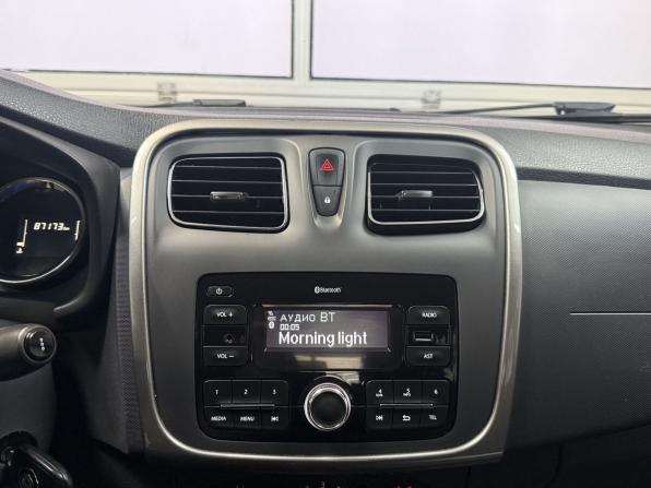 Renault Logan II Рестайлинг с пробегом 2019 года, цена 1 100 000 рублей, 87000 км, седан, Автокод Объявления
