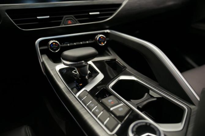 Geely Tugella I Рестайлинг с пробегом 2023 года, цена 3 190 000 рублей, 30000 км, внедорожник, Автокод Объявления