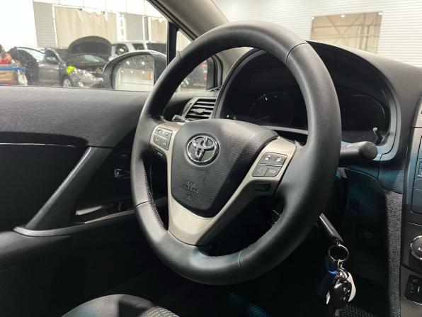 Toyota Avensis III с пробегом 2009 года, цена 790 000 рублей, 196927 км, седан, Автокод Объявления